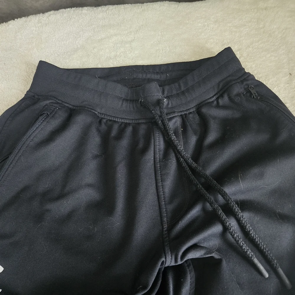 Under Armour Black Pants - Picture 2 of 11